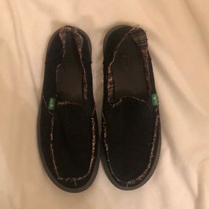 Sanuk never worn shoes